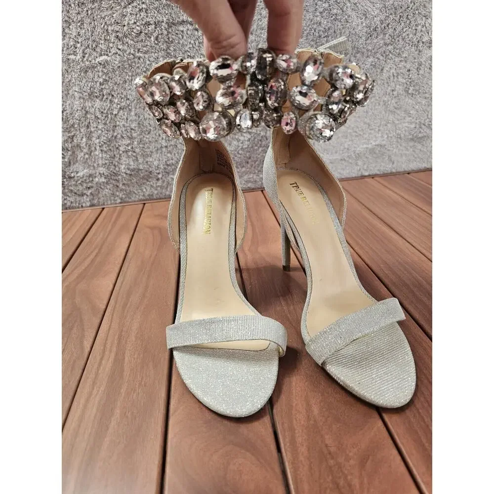 New True Religion Braelyn Metallic Silver Rhinestone‎ Ankle Wrap Heels sz 8